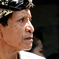 indonésie: Tradiční pokrývka hlavy je vyžadovaným doplňkem pro muže.