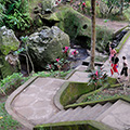 indonésie: Zahrady u Sloní jeskyně (Goa Gajah)