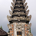 indonésie: Kdesi cestou do Singaraji - náhodně potkaný velký chrám.